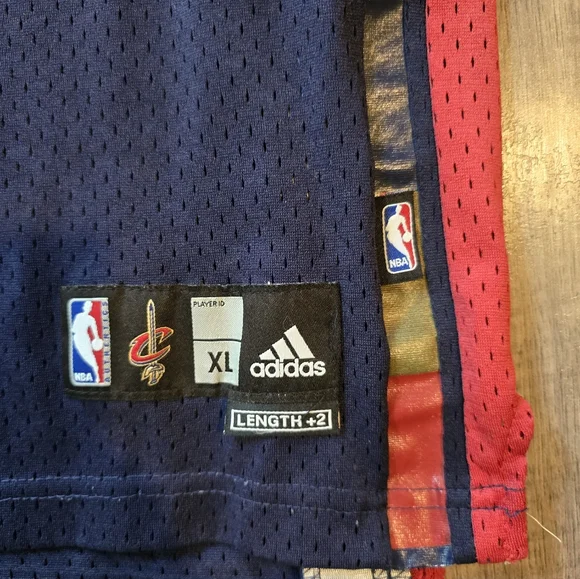 Cleveland Cavaliers Lebron Jersey XL BOY/SM MENS - Picture 6 of 8